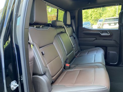 Used 2024 GMC Sierra 1500 Denali w/ Denali Reserve Package AWD/4WD image 39