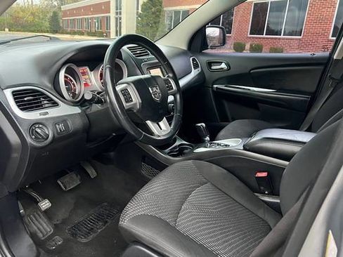 Used 2016 Dodge Journey SE w/ Flexible Seating Group image 7