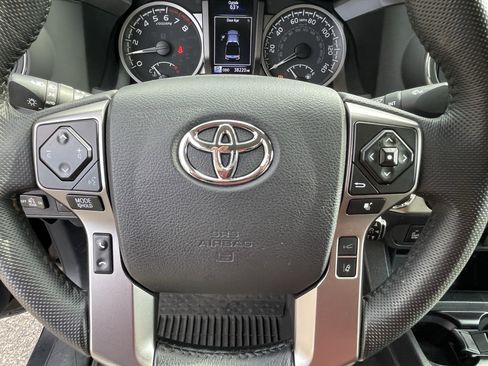 Certified 2023 Toyota Tacoma SR5 AWD/4WD image 18