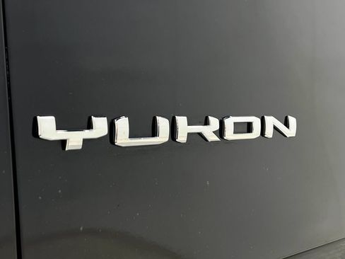 Used 2022 GMC Yukon XL SLT w/ SLT Premium Package AWD/4WD image 44