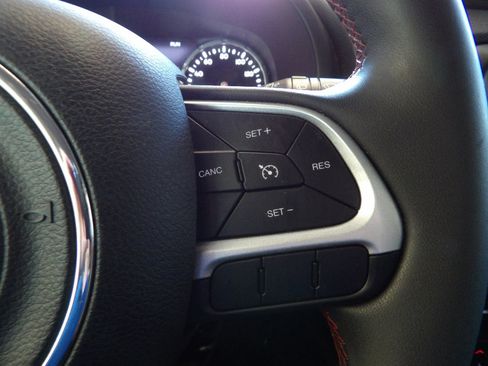 Used 2023 Jeep Renegade Trailhawk AWD/4WD image 29