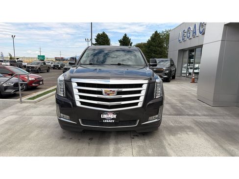 Used 2016 Cadillac Escalade Premium AWD/4WD image 2