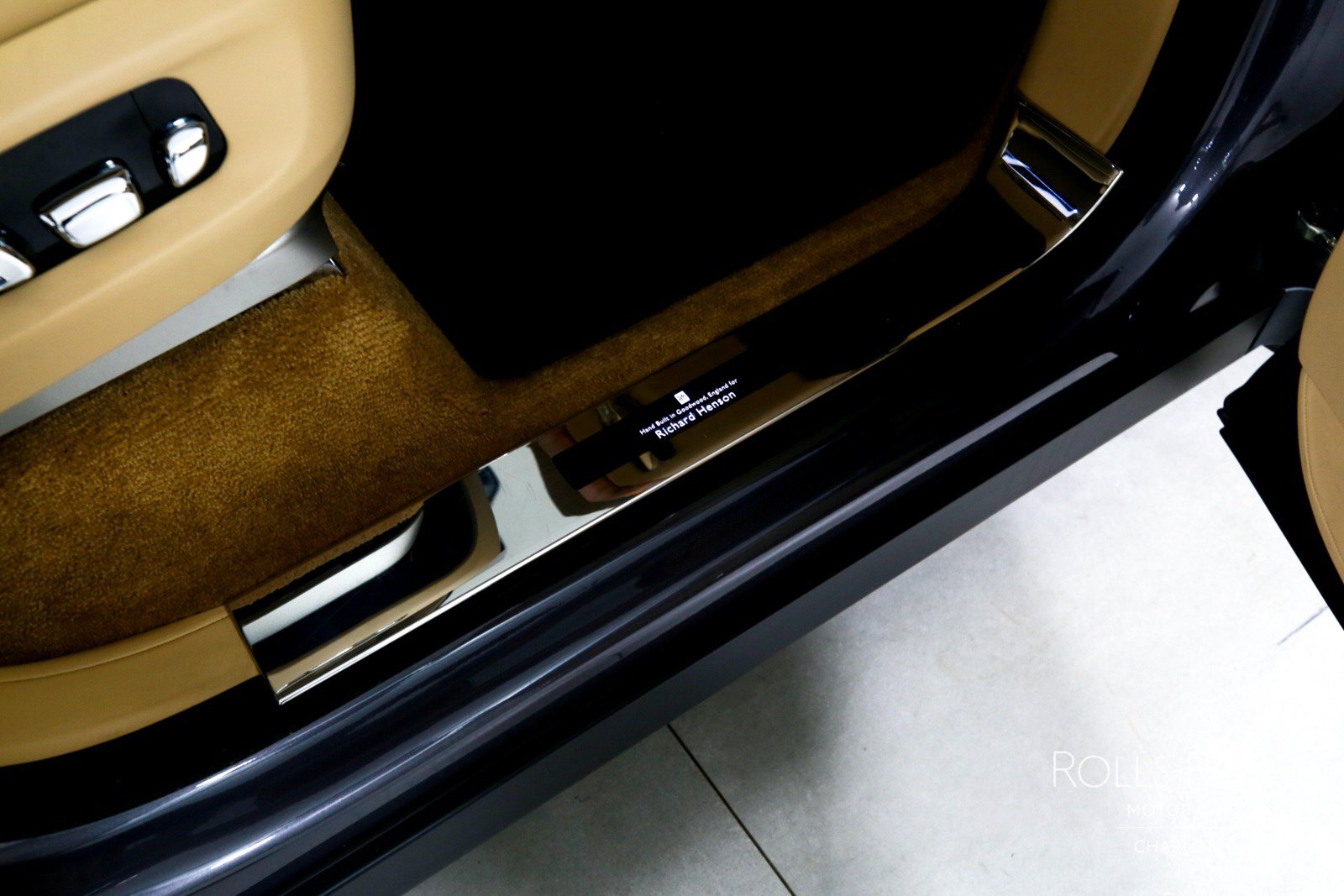 Certified 2020 Rolls-Royce Cullinan AWD/4WD image 37