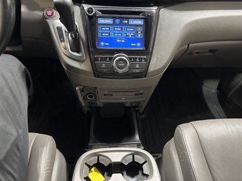 Used 2016 Honda Odyssey Touring Elite image 12