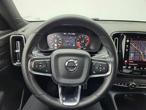 Certified 2022 Volvo XC40 T5 R-Design w/ Advanced Package image 21