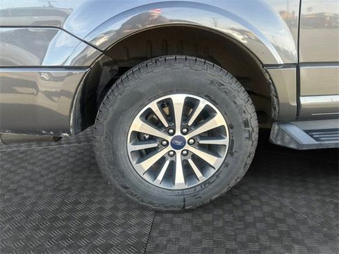 Used 2017 Ford Expedition EL XLT w/ Equipment Group 202A image 9