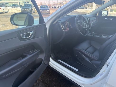 Certified 2023 Volvo XC60 B5 Plus w/ Climate Package image 7