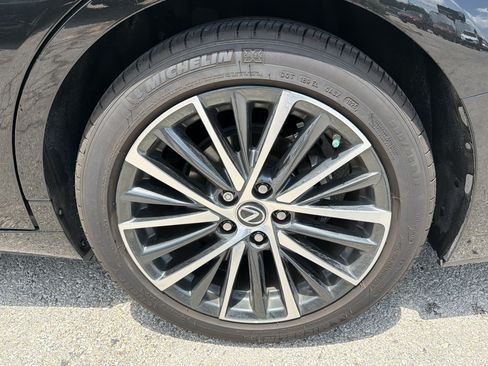 Used 2025 Lexus ES 350 w/ Premium Package FWD image 9