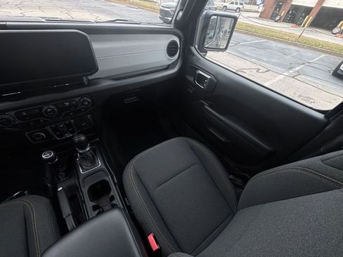 Used 2025 Jeep Wrangler Sport S image 37