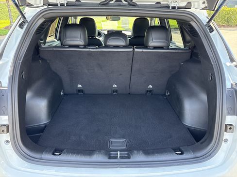 Used 2024 Jeep Compass Latitude image 34