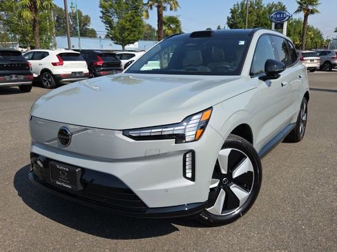 New 2025 Volvo EX90 Plus image 1