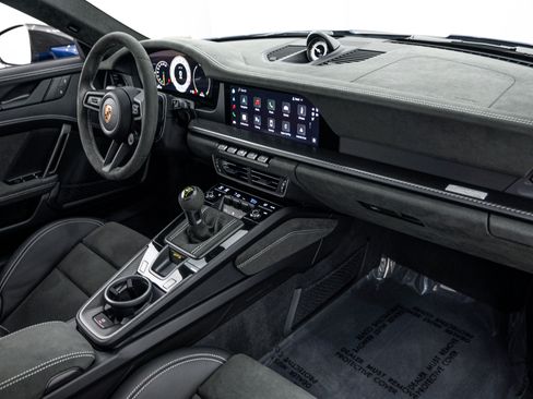 Certified 2025 Porsche 911 GT3 RWD image 16