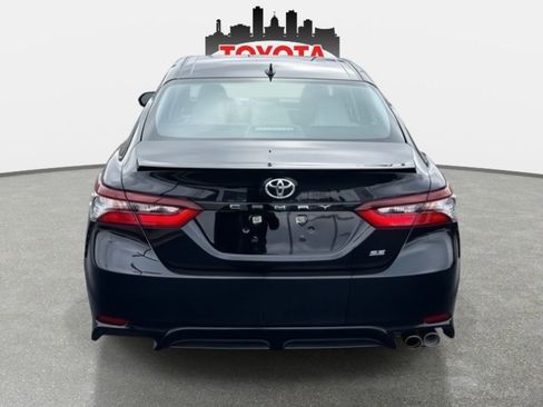 Used 2024 Toyota Camry SE image 6