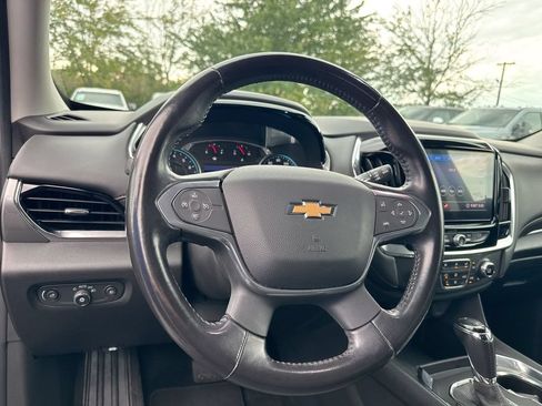Used 2020 Chevrolet Traverse LT FWD image 11