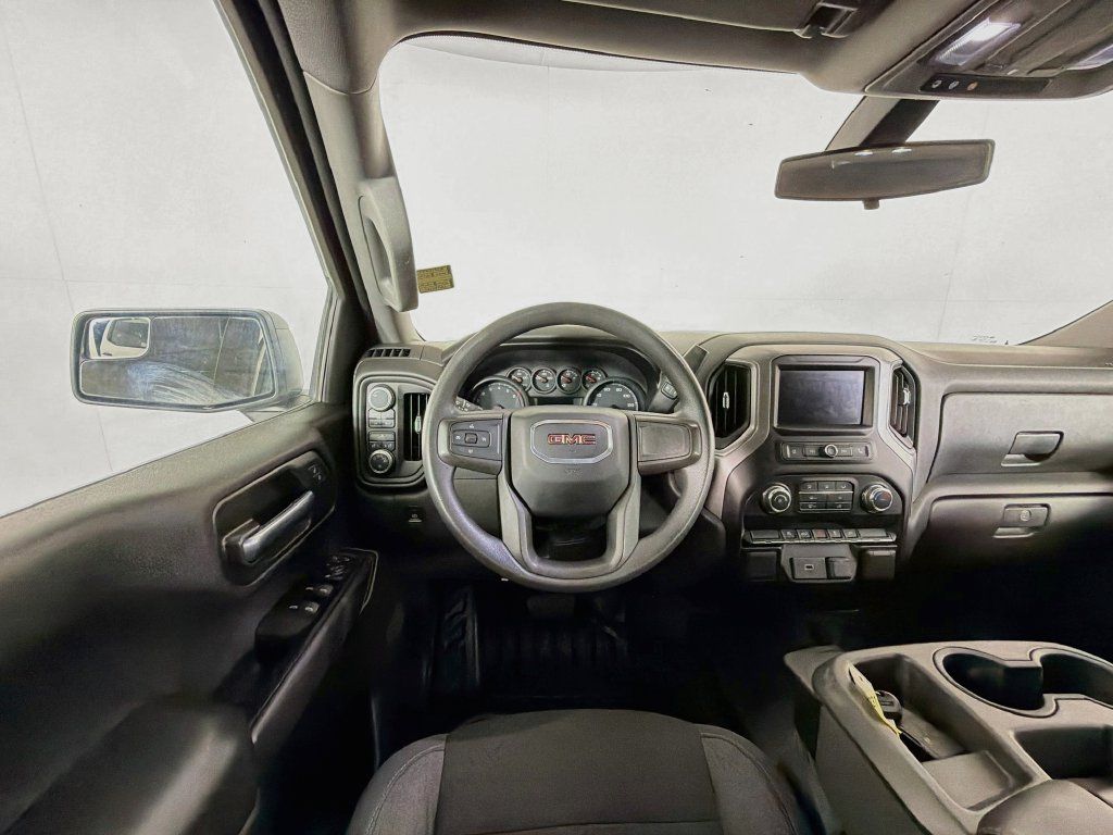Used 2020 GMC Sierra 1500 4x4 Crew Cab w/ Sierra Value Package image 19