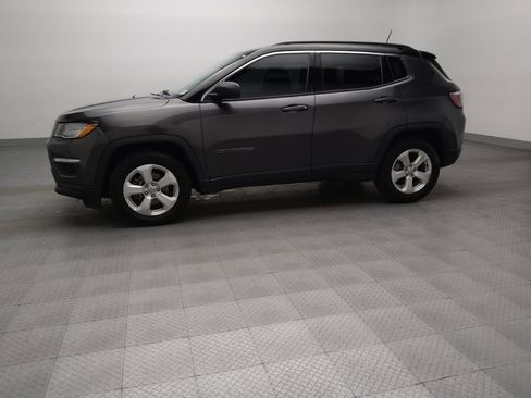Used 2018 Jeep Compass Latitude w/ Popular Equipment Group FWD image 2