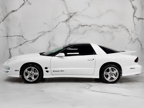 Used 2002 Pontiac Firebird Formula image 15
