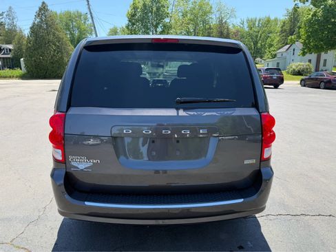 Used 2016 Dodge Grand Caravan SE w/ Quick Order Package 29E SE FWD image 4