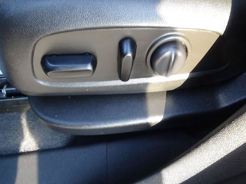 Used 2022 Chevrolet Equinox LT FWD image 17