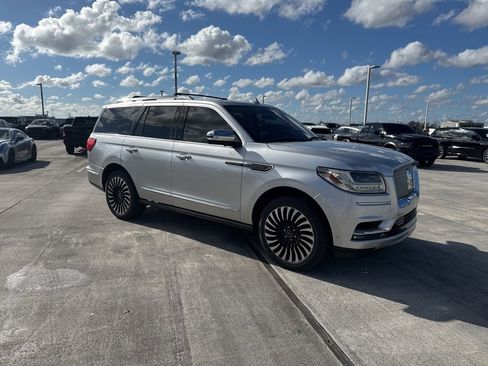 Used 2018 Lincoln Navigator Black Label w/ Cargo Package image 2