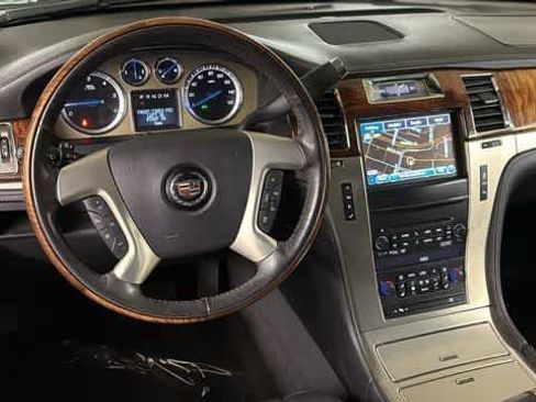 Used 2014 Cadillac Escalade ESV Platinum image 24