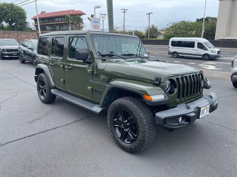Used 2023 Jeep Wrangler Unlimited Sahara AWD/4WD image 8