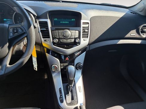 Used 2016 Chevrolet Cruze LT FWD image 13
