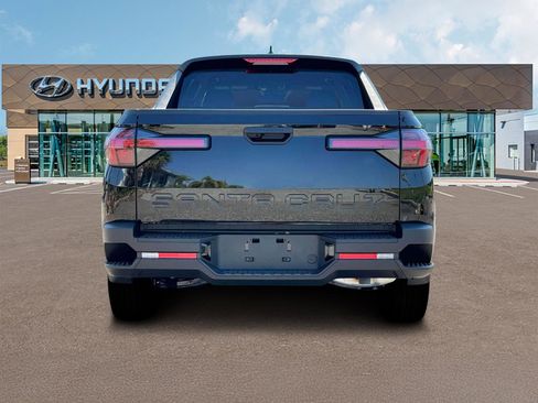 Certified 2025 Hyundai Santa Cruz SE FWD image 6