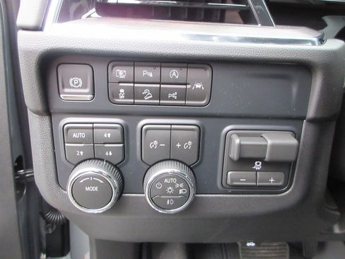 New 2026 Chevrolet Suburban Z71 w/ Comfort Package image 26