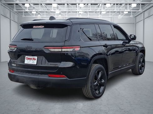 Used 2023 Jeep Grand Cherokee L Limited w/ Black Appearance Package image 6