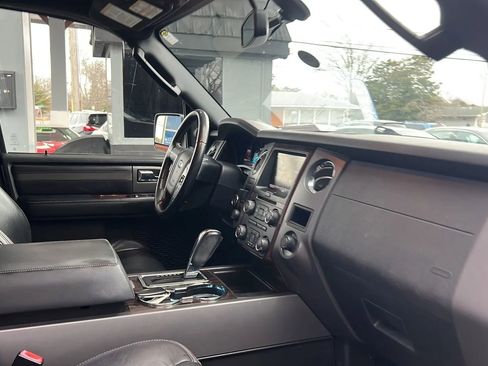 Used 2015 Ford Expedition EL Platinum image 19