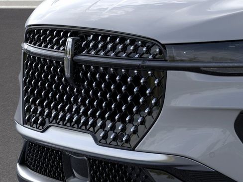 New 2026 Lincoln Nautilus Premier AWD/4WD image 17