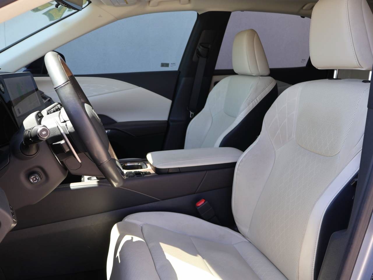 Used 2023 Lexus RX 350 FWD w/ Cold Area Package image 9