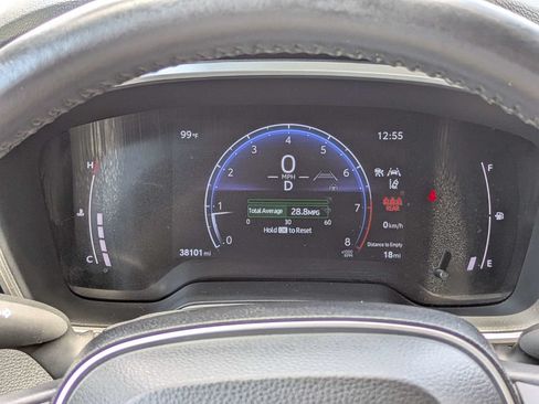 Used 2023 Toyota Corolla Cross XLE w/ Convenience Package FWD image 29