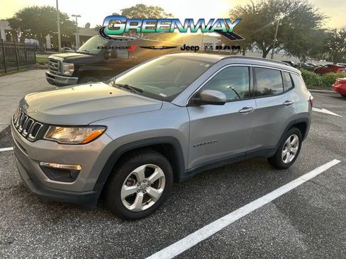 Used 2018 Jeep Compass Latitude FWD image 1