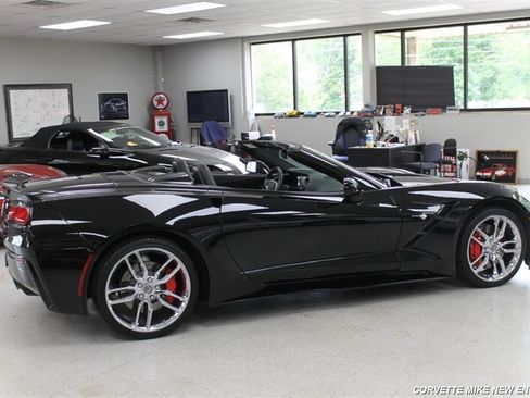 Used 2014 Chevrolet Corvette Stingray Convertible RWD image 10