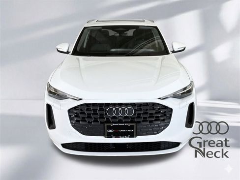 Used 2025 Audi Q5 Premium w/ Convenience Package image 22