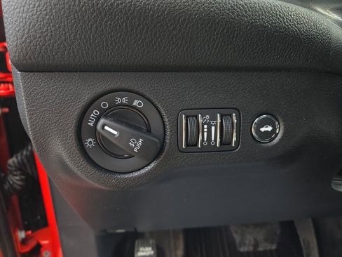 Used 2018 Dodge Challenger GT image 13