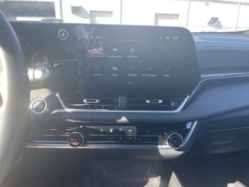 Used 2025 Chevrolet Equinox LT image 18