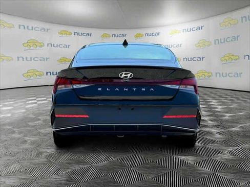 Certified 2025 Hyundai Elantra Sport image 7