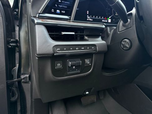 Used 2022 Cadillac Escalade Sport Platinum AWD/4WD image 35