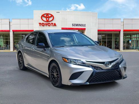 Used 2020 Toyota Camry SE FWD image 2