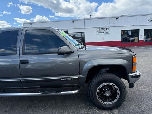 Used 2000 Chevrolet Silverado 2500 4x4 Extended Cab image 12