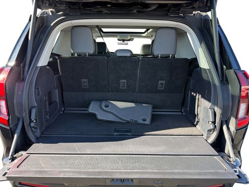 Used 2025 Ford Expedition Active image 17