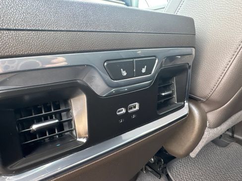 Used 2025 GMC Sierra 1500 Denali AWD/4WD image 16