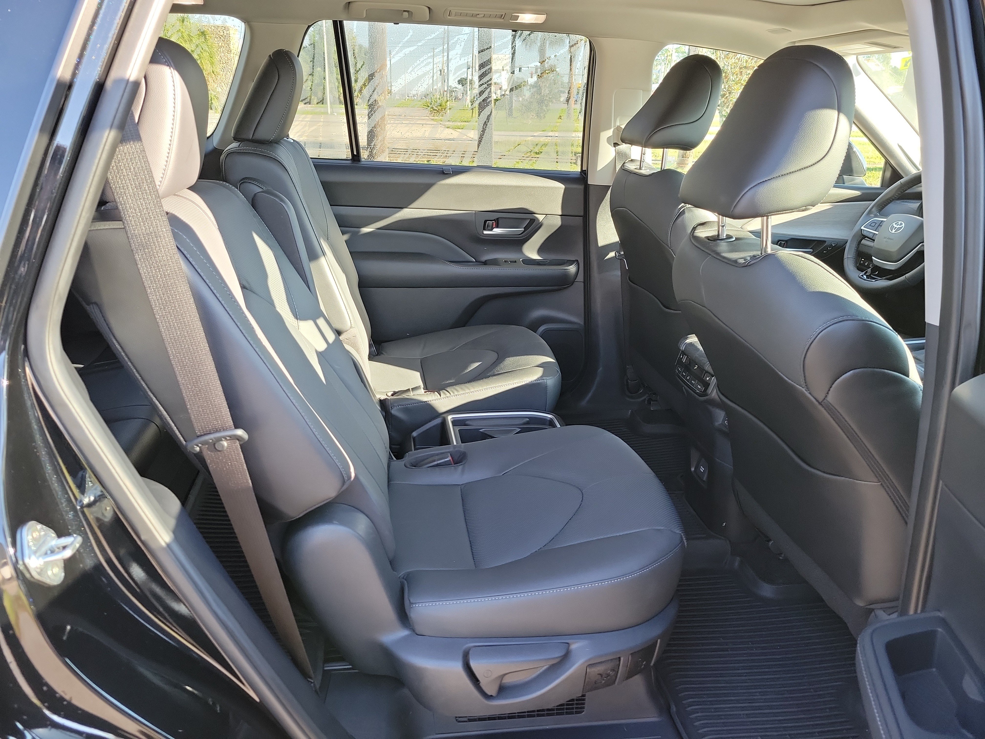Used 2025 Toyota Grand Highlander AWD Hybrid image 12