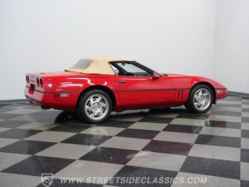 Used 1990 Chevrolet Corvette Convertible RWD image 15
