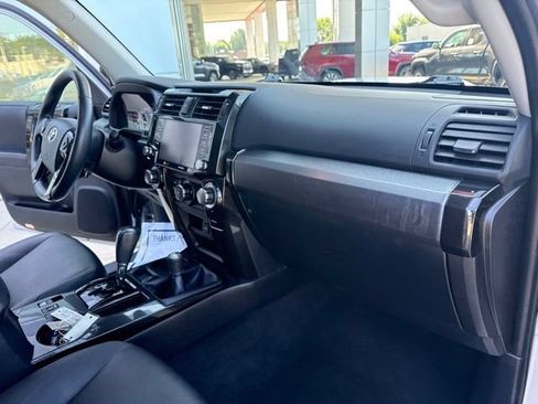 Used 2021 Toyota 4Runner Venture w/ Moonroof Package AWD/4WD image 31