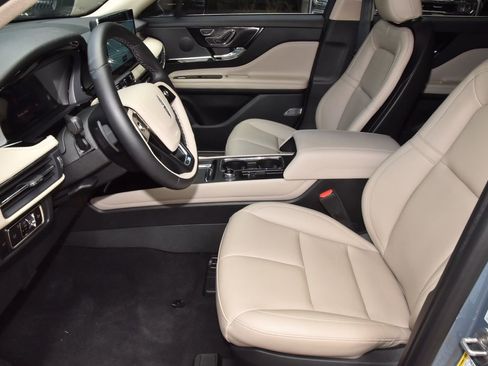 New 2026 Lincoln Corsair Premiere FWD image 13
