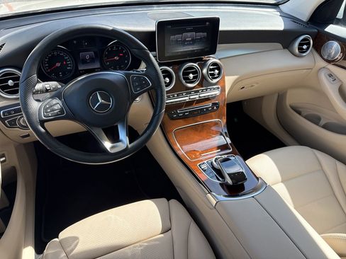 Used 2017 Mercedes-Benz GLC 300 4MATIC image 17